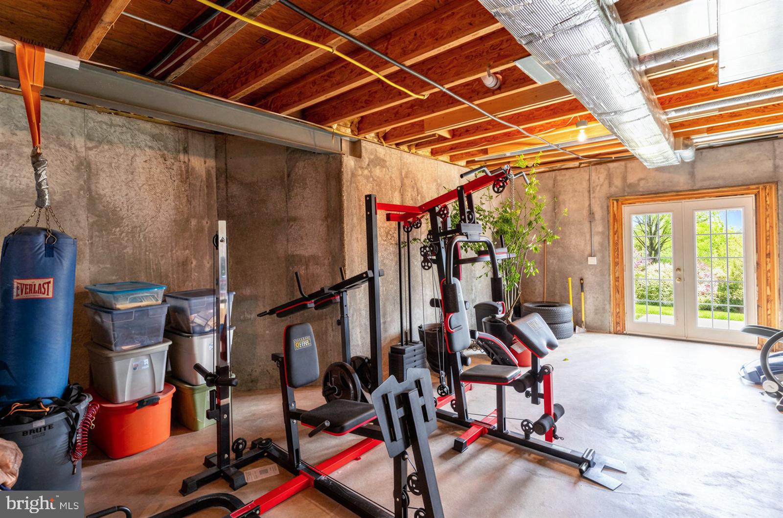 MEADOWBROOKE HUNT - Residential