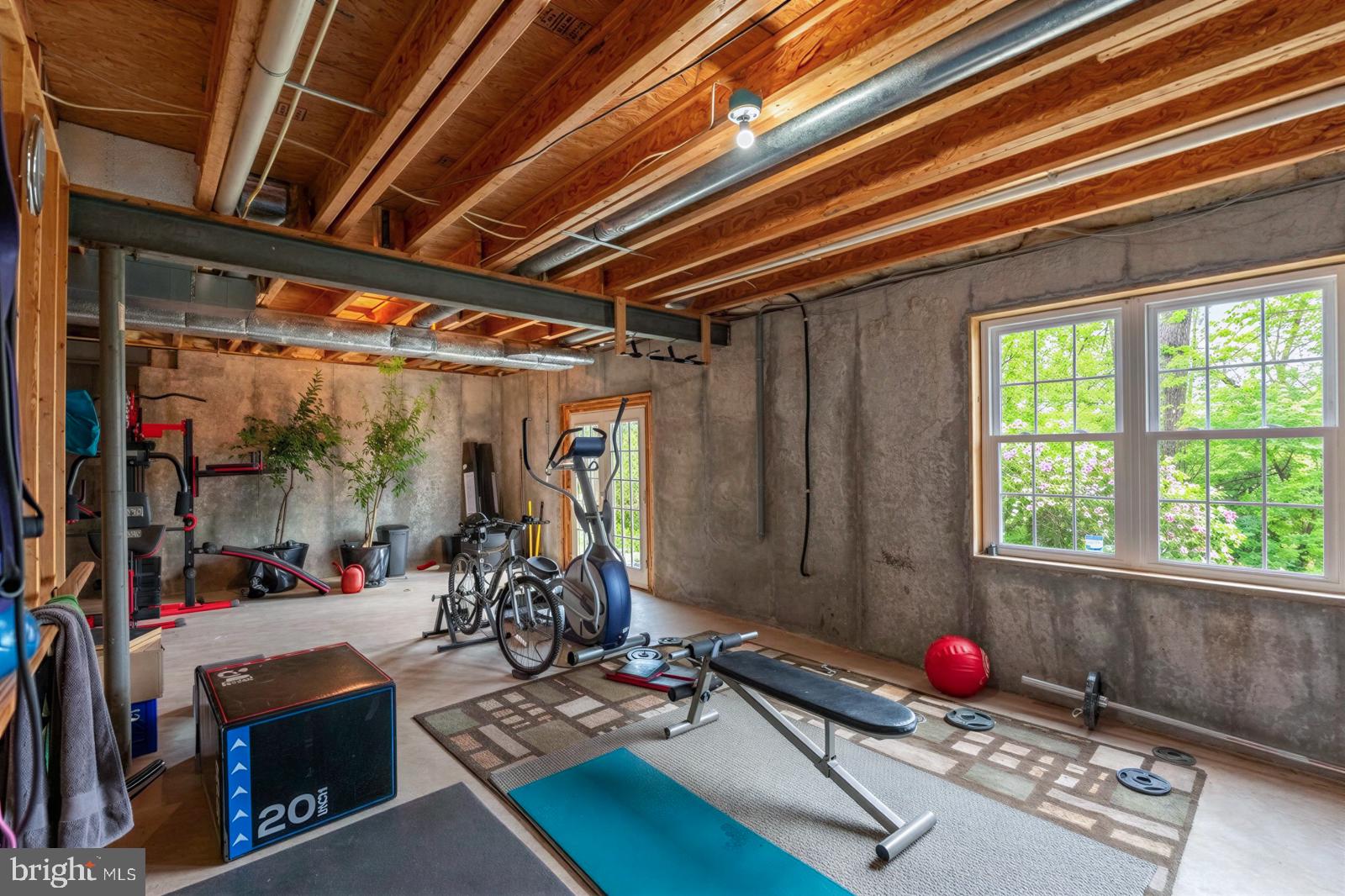 MEADOWBROOKE HUNT - Residential