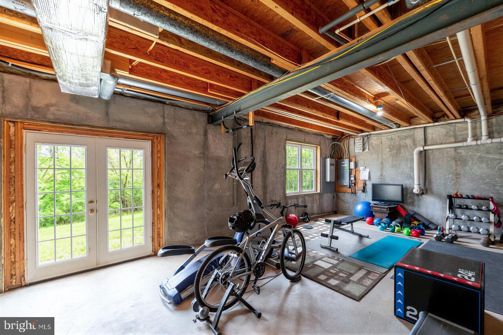 MEADOWBROOKE HUNT - Residential