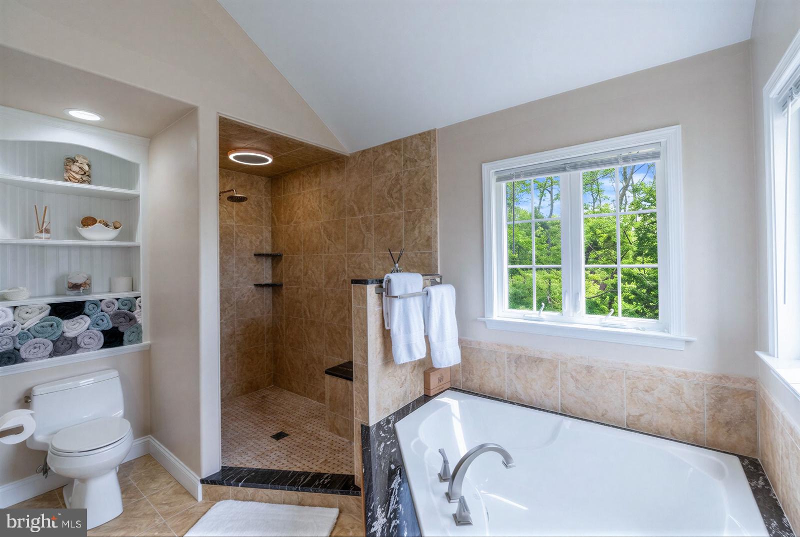 MEADOWBROOKE HUNT - Residential