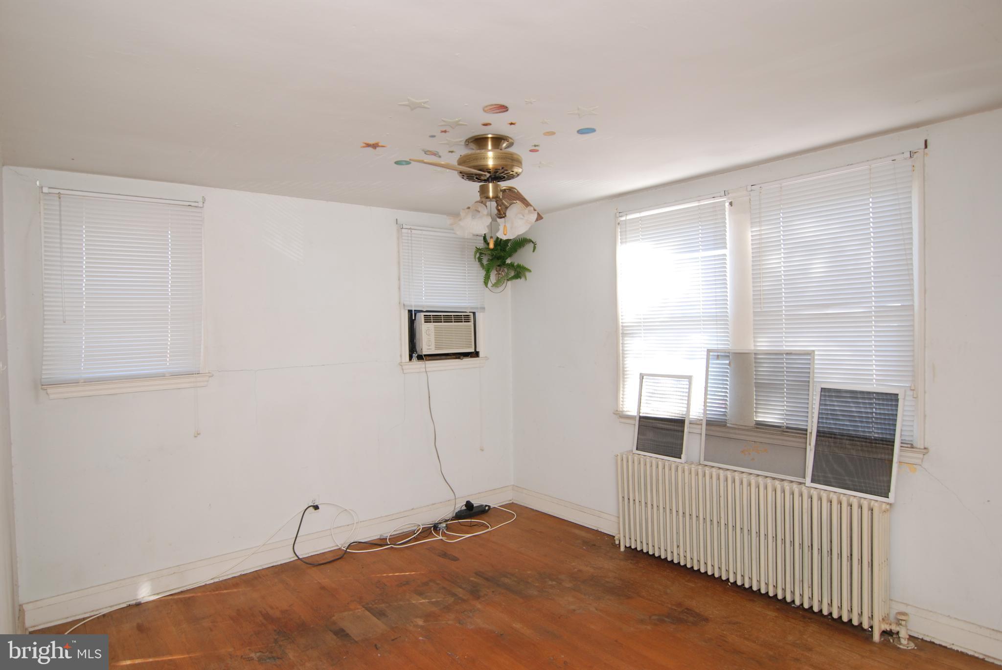 WEST HILLS - Residential