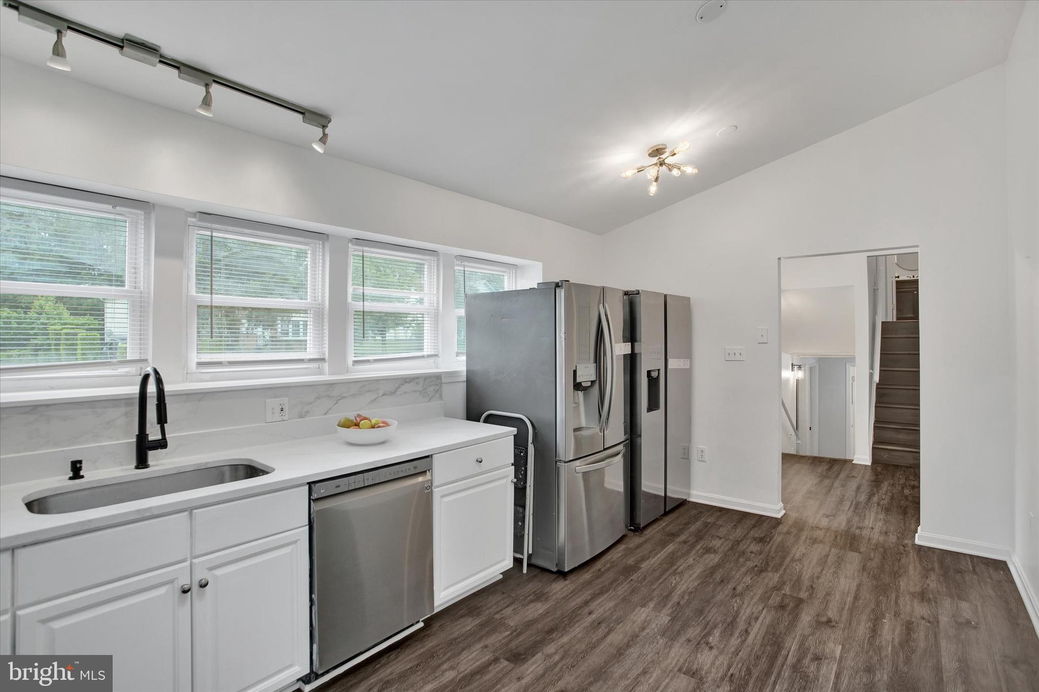 SUNRISE PLAT FIVE - Residential