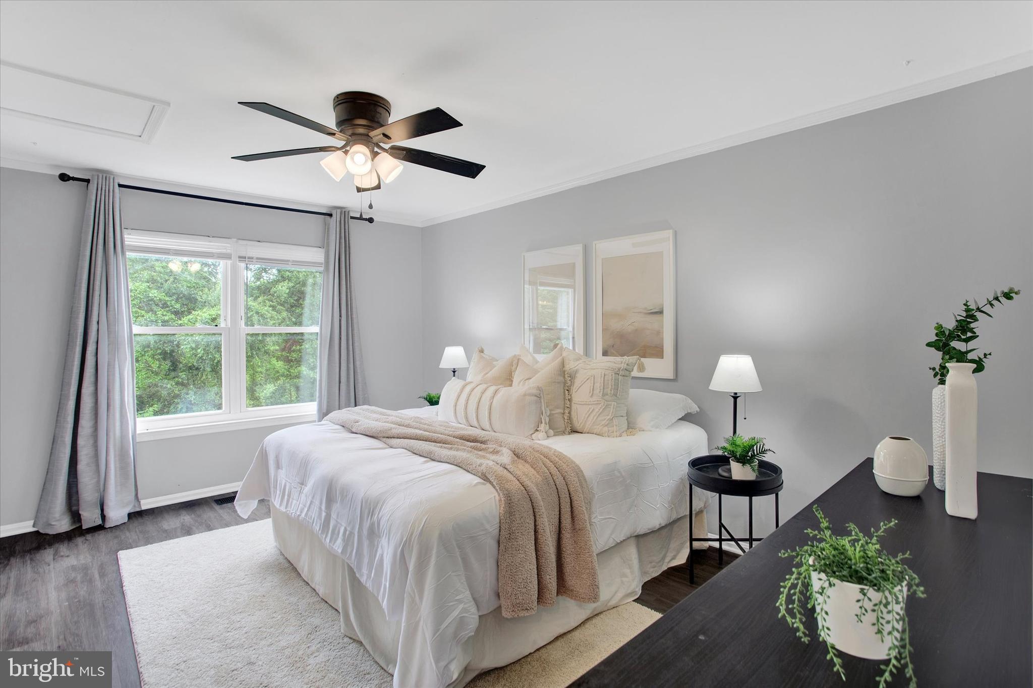 SUNRISE PLAT FIVE - Residential