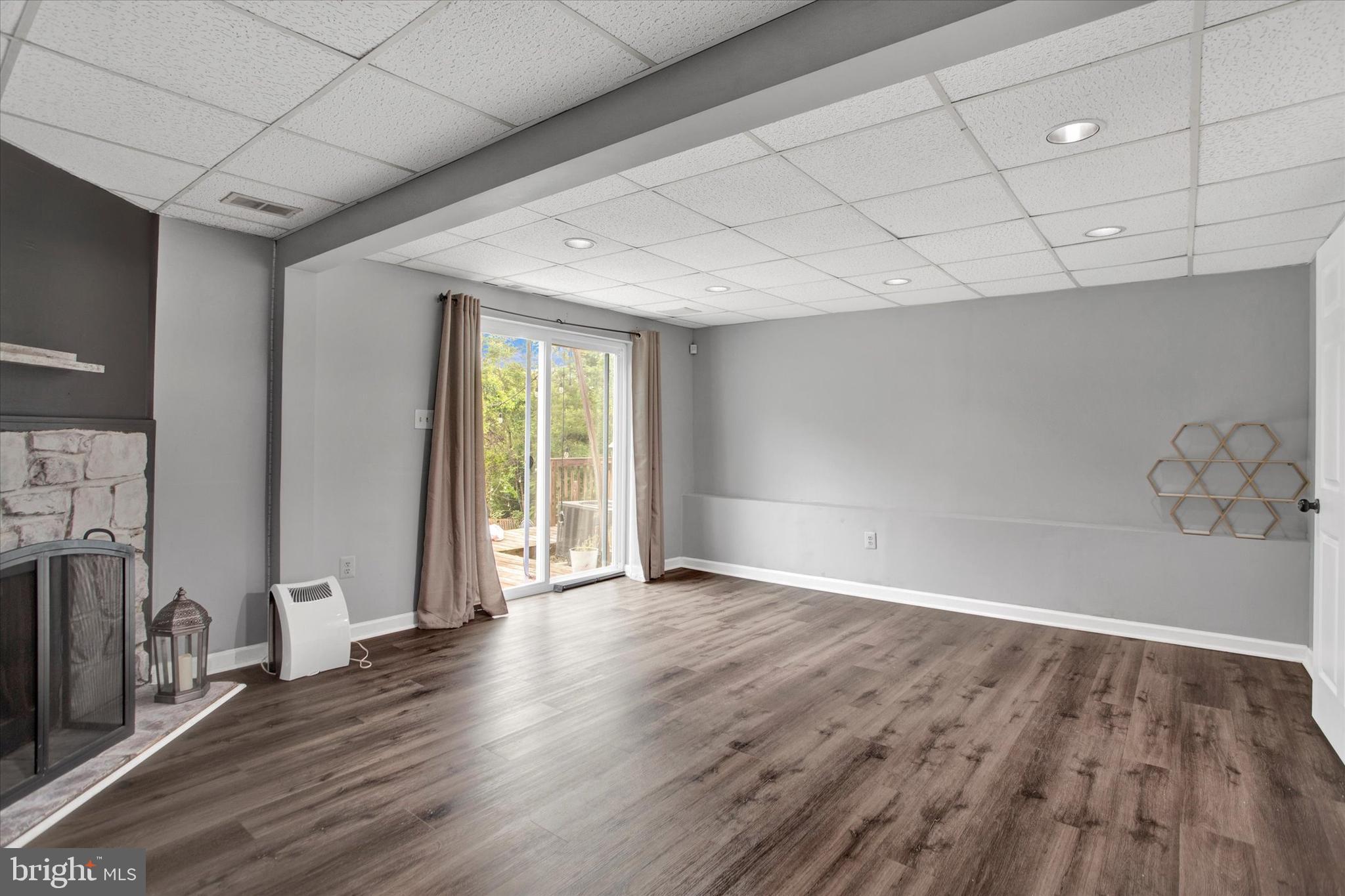 SUNRISE PLAT FIVE - Residential