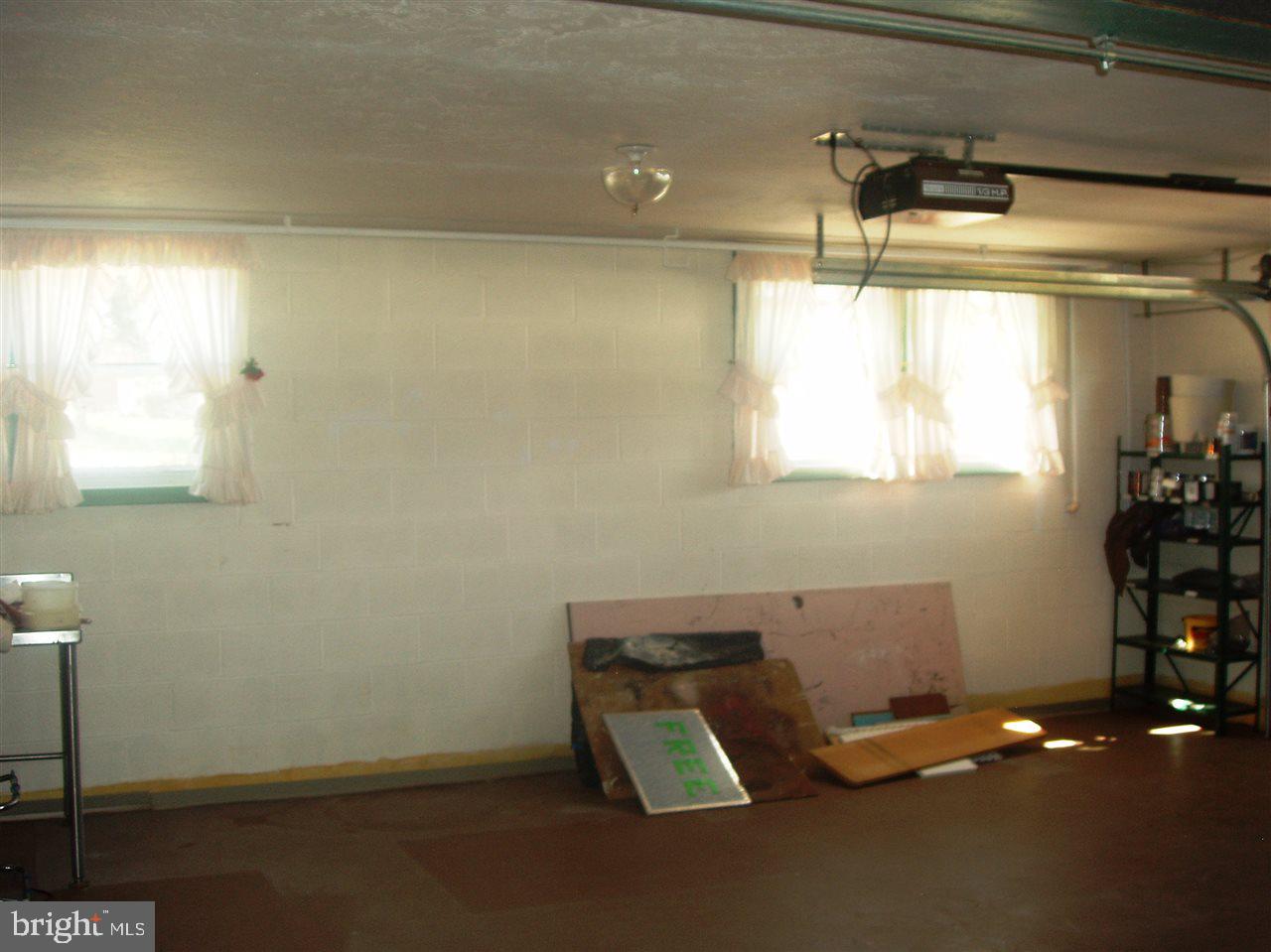 SHERWOOD FOREST - Residential