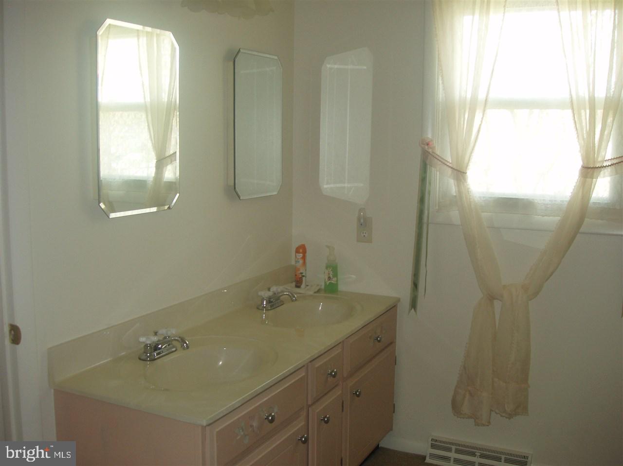 SHERWOOD FOREST - Residential