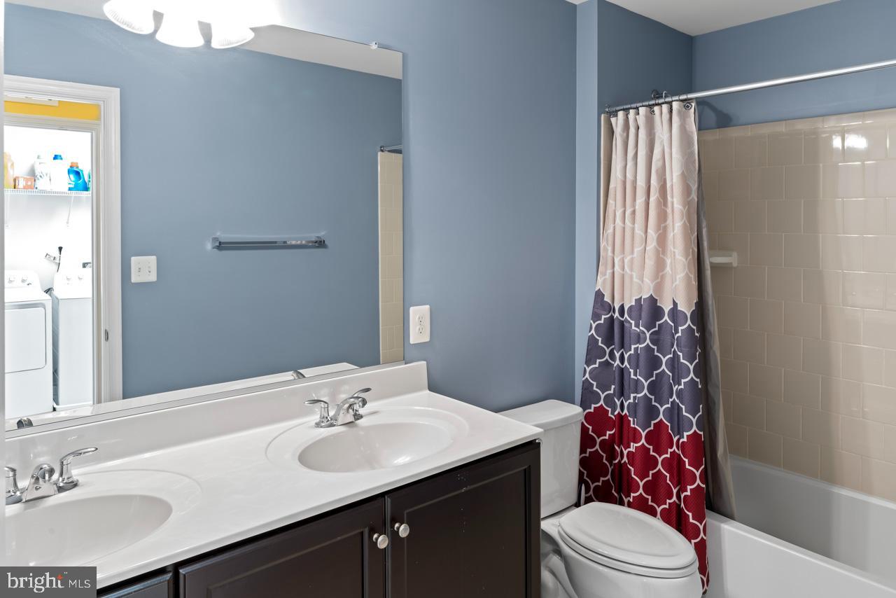 COURTHOUSE MANOR - Residential