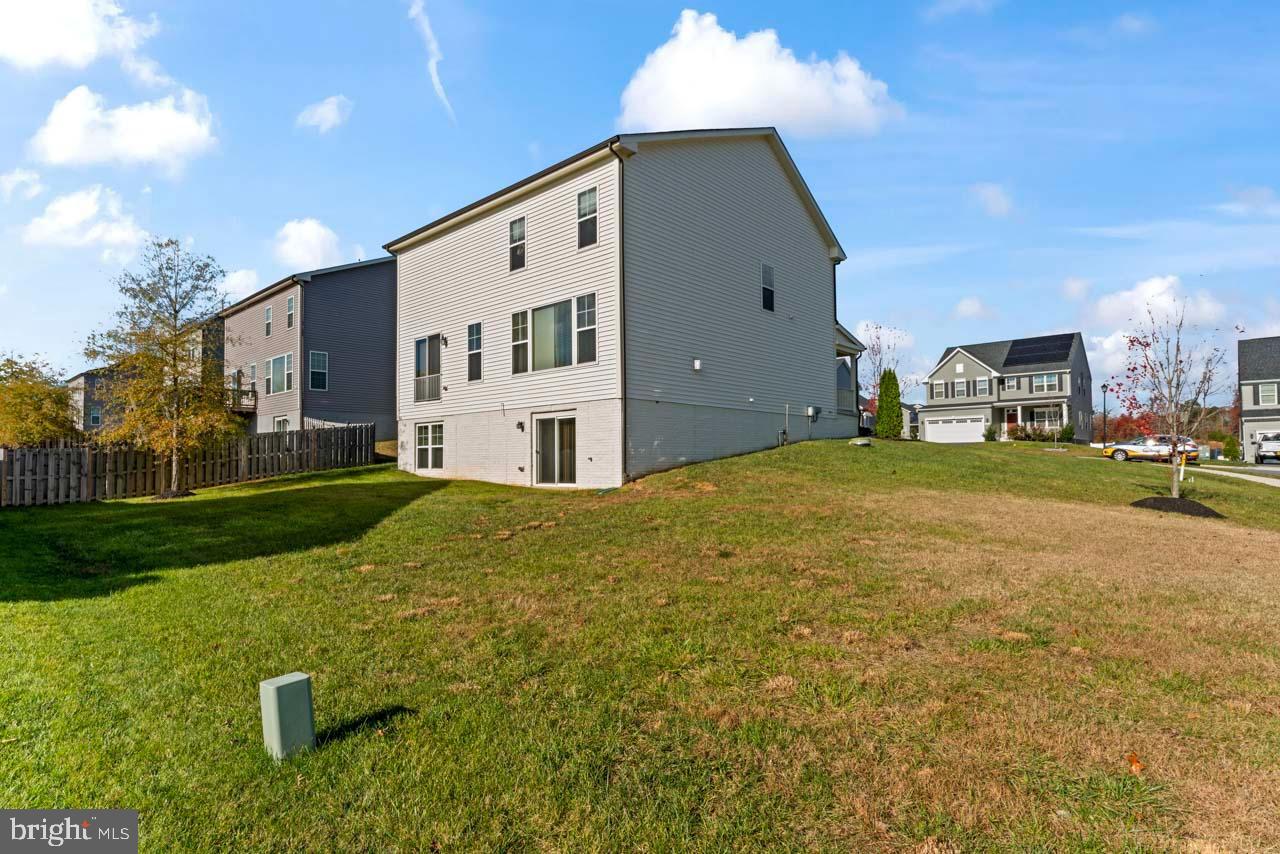 COURTHOUSE MANOR - Residential