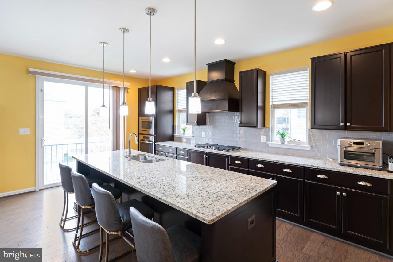 COURTHOUSE MANOR - Residential