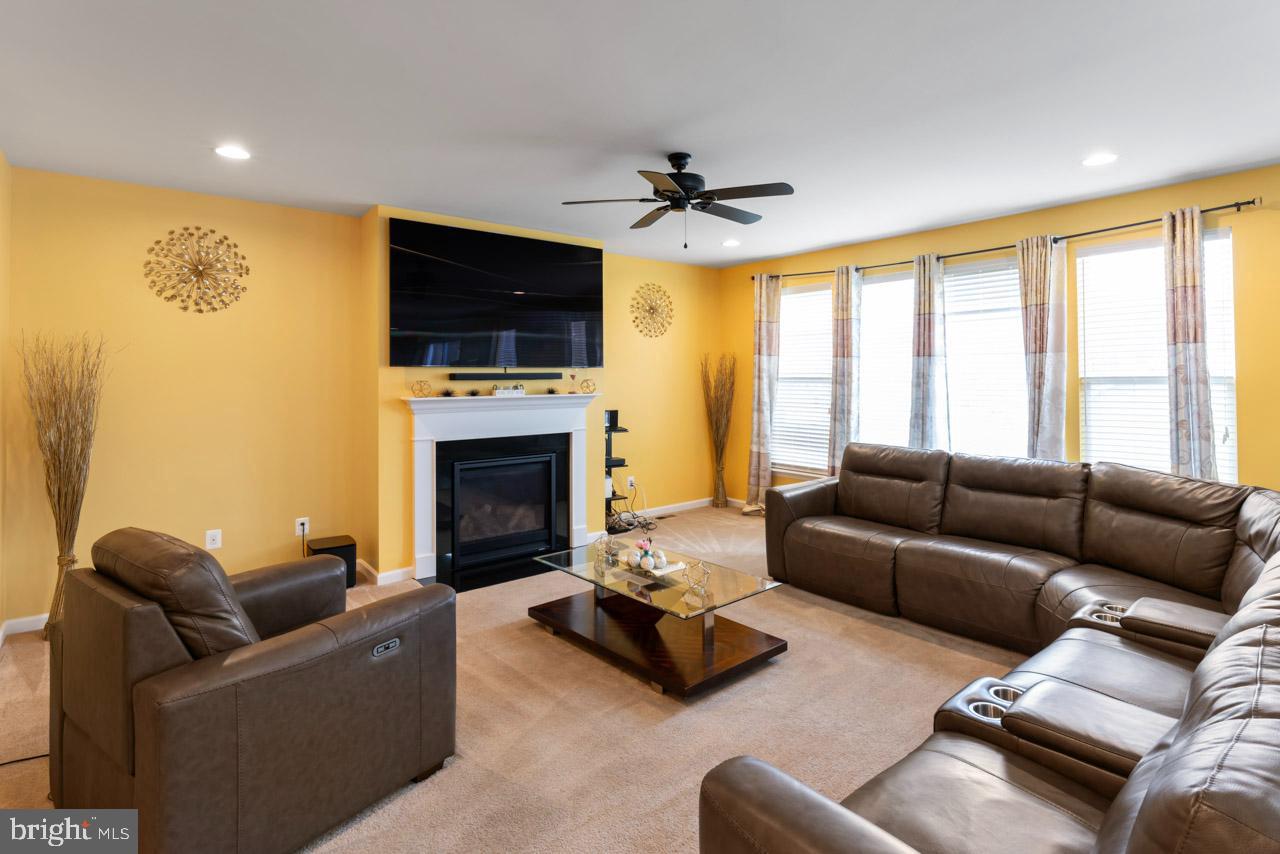 COURTHOUSE MANOR - Residential