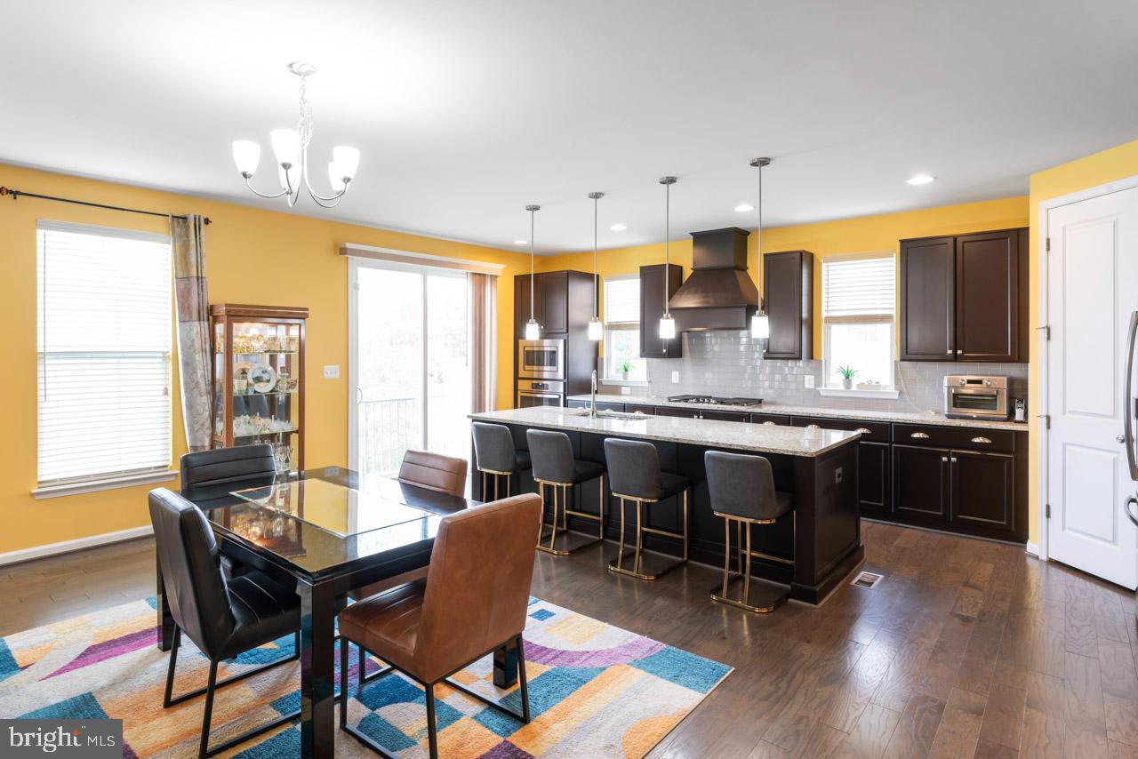 COURTHOUSE MANOR - Residential