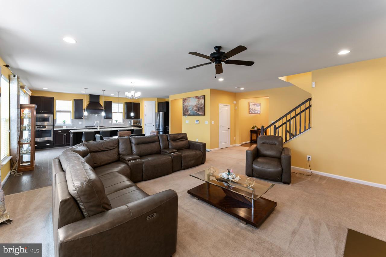 COURTHOUSE MANOR - Residential