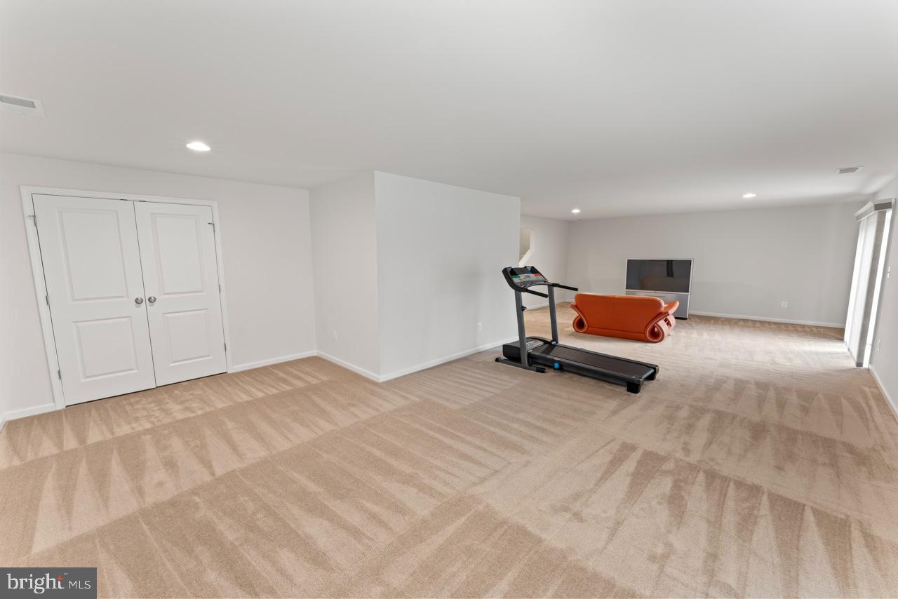 COURTHOUSE MANOR - Residential