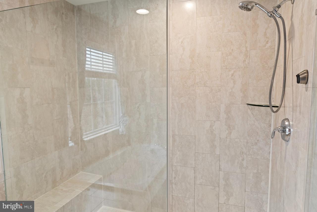 COURTHOUSE MANOR - Residential