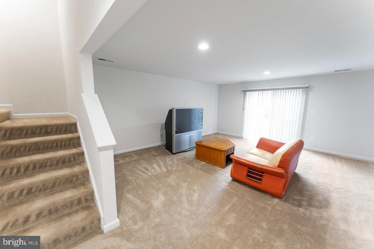 COURTHOUSE MANOR - Residential