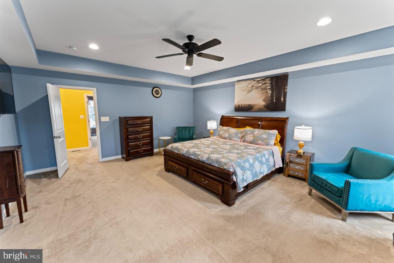 COURTHOUSE MANOR - Residential