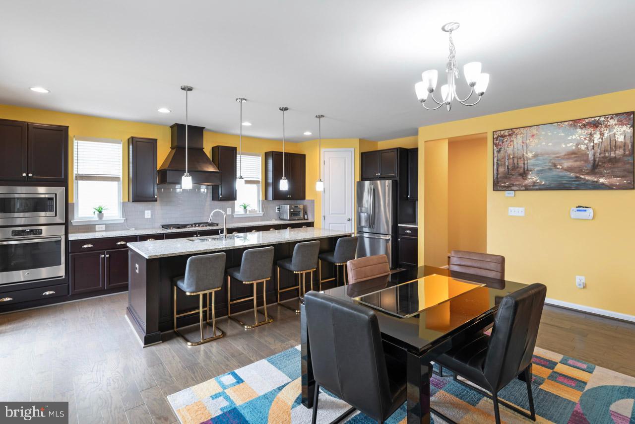 COURTHOUSE MANOR - Residential