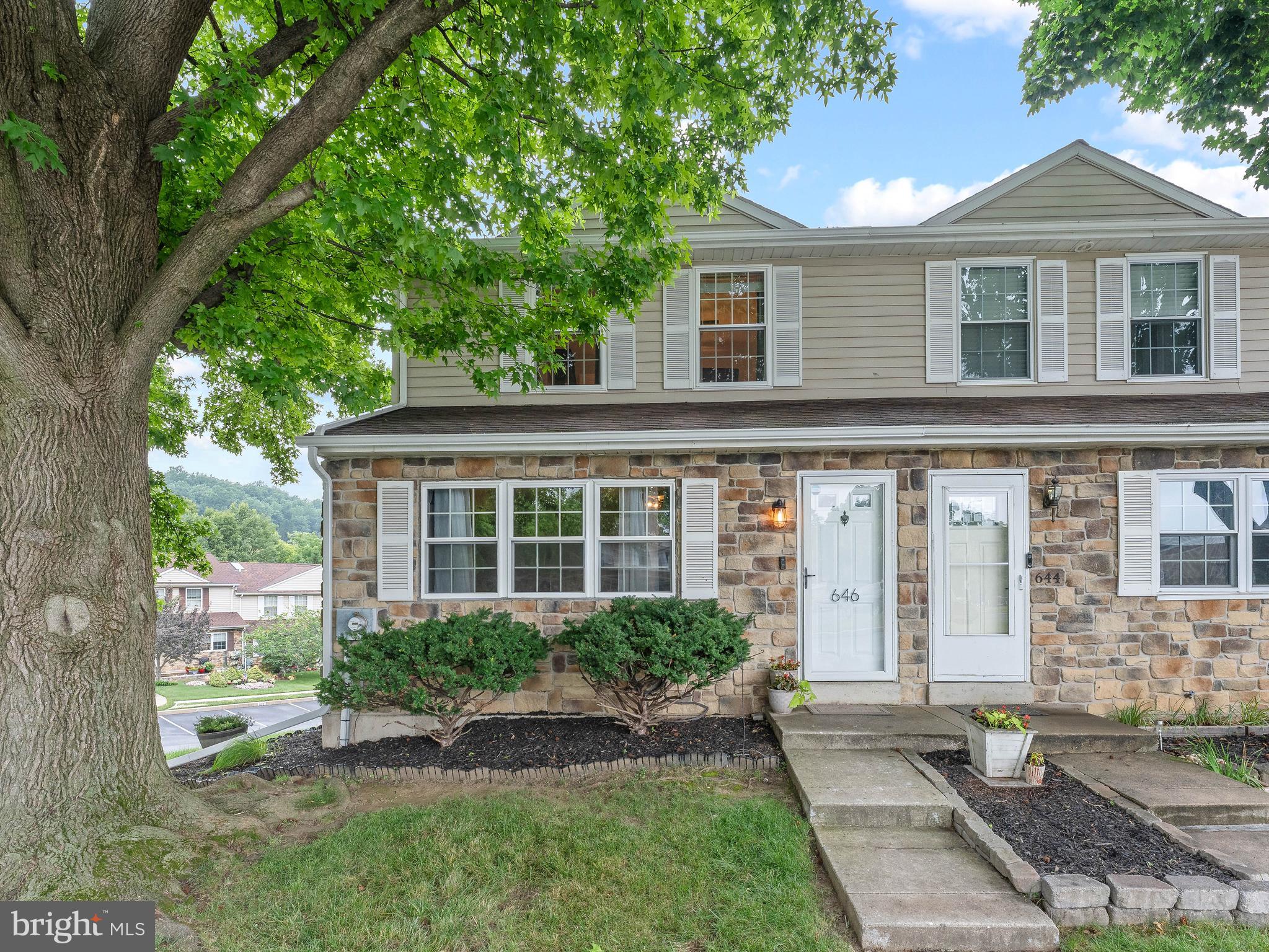 646 LANCASTER COURT