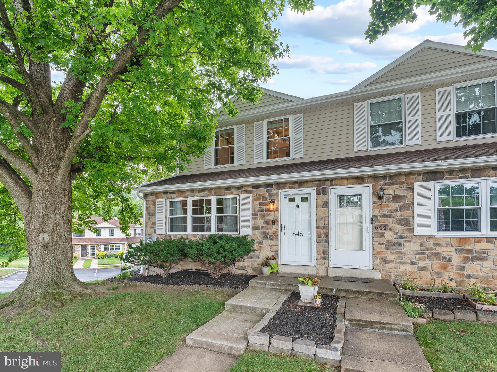646 LANCASTER COURT