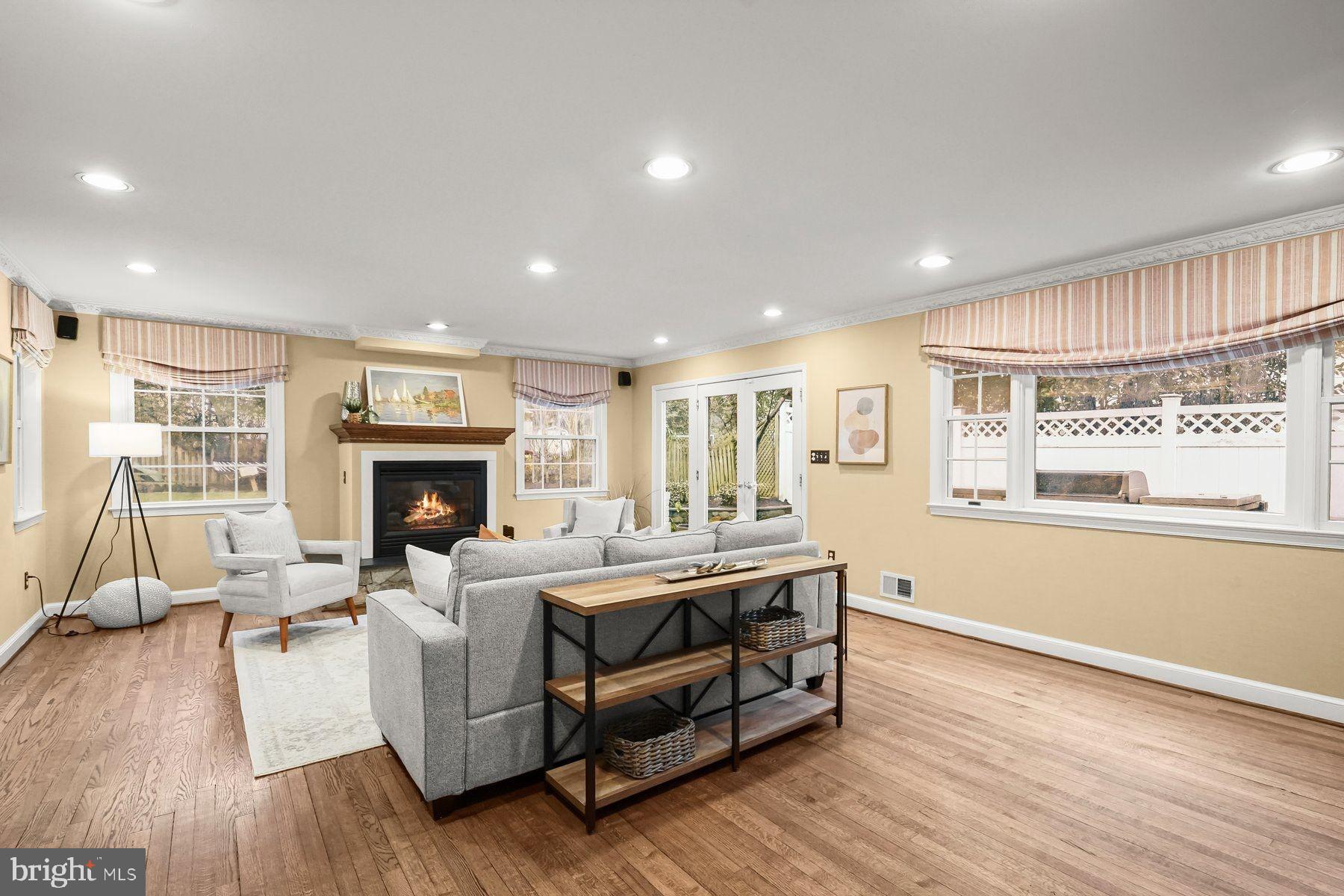 GREENWICH FOREST - Residential