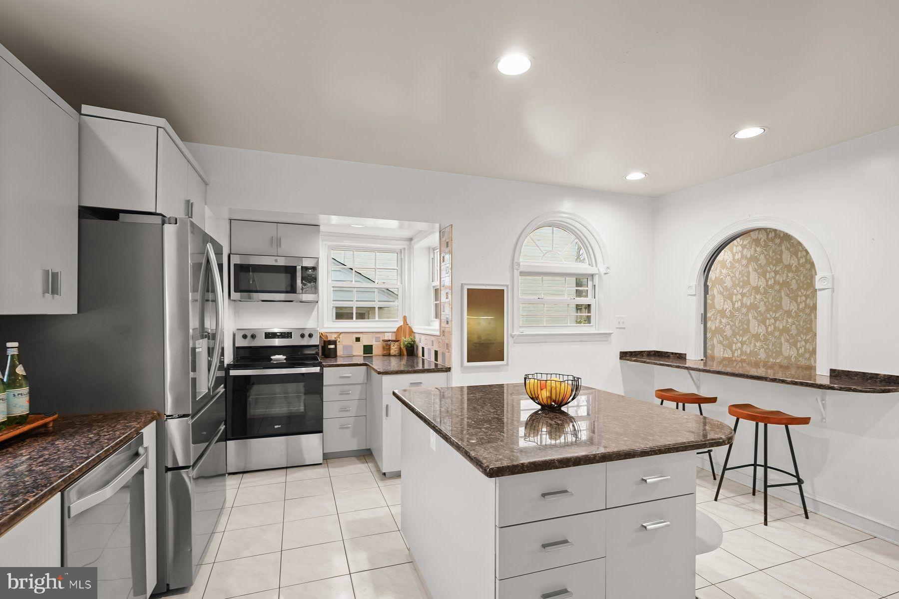 GREENWICH FOREST - Residential