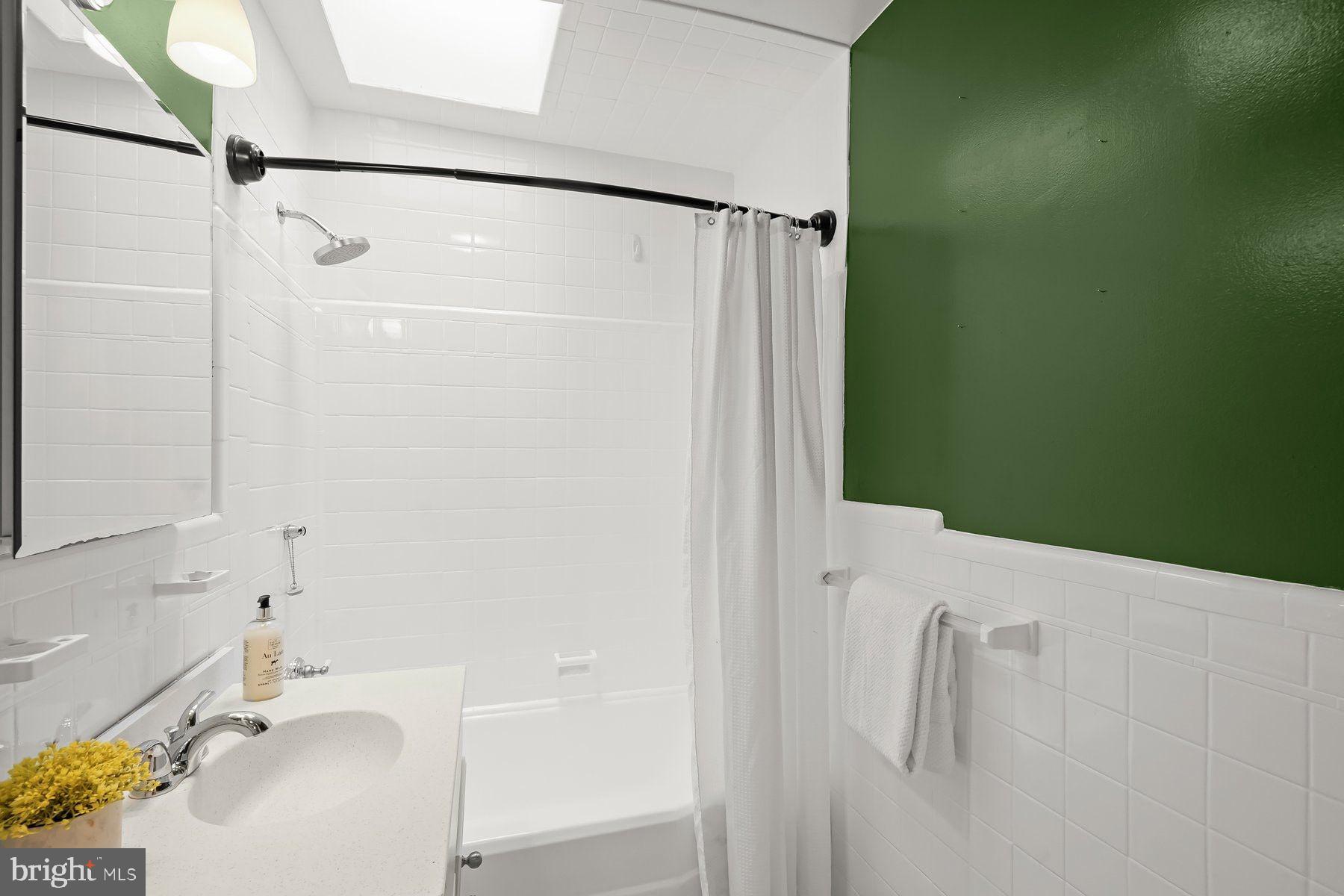 GREENWICH FOREST - Residential