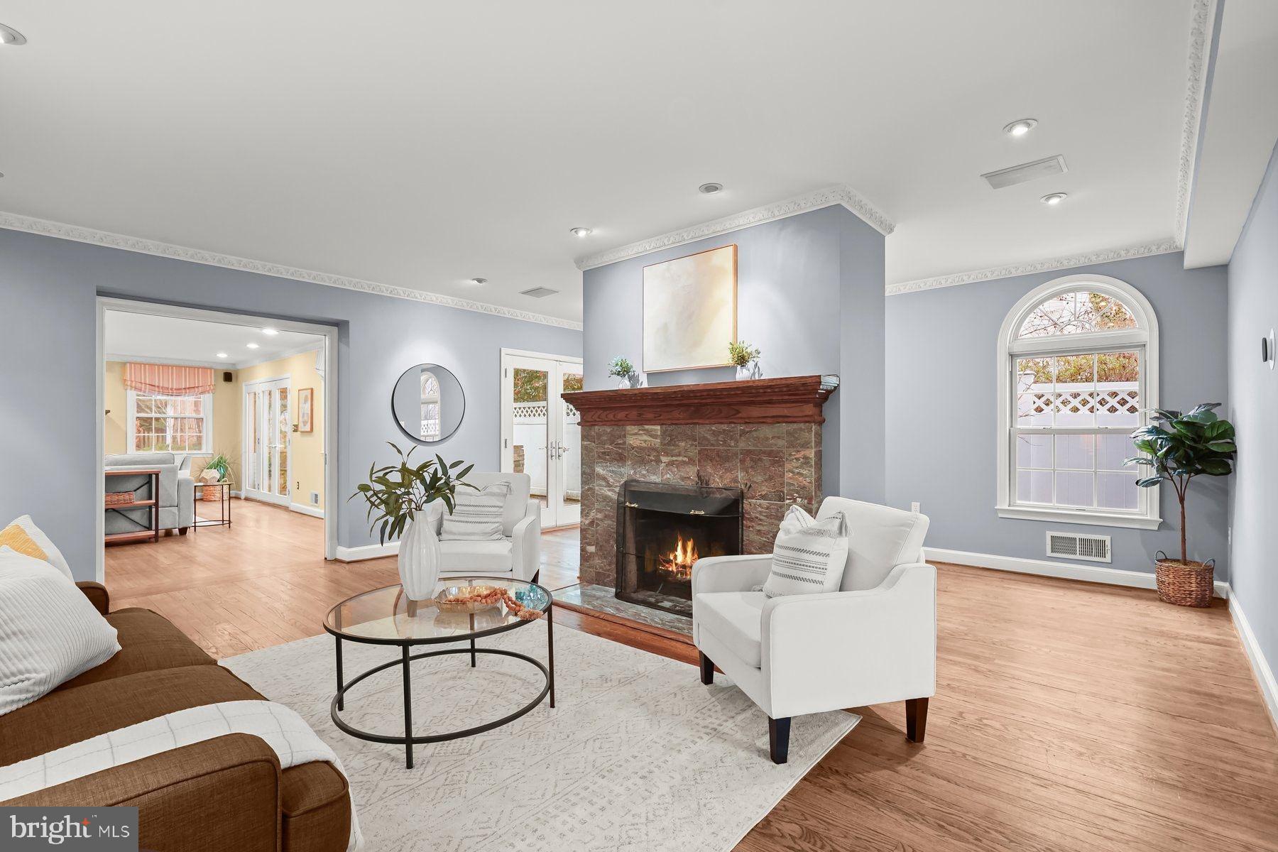 GREENWICH FOREST - Residential