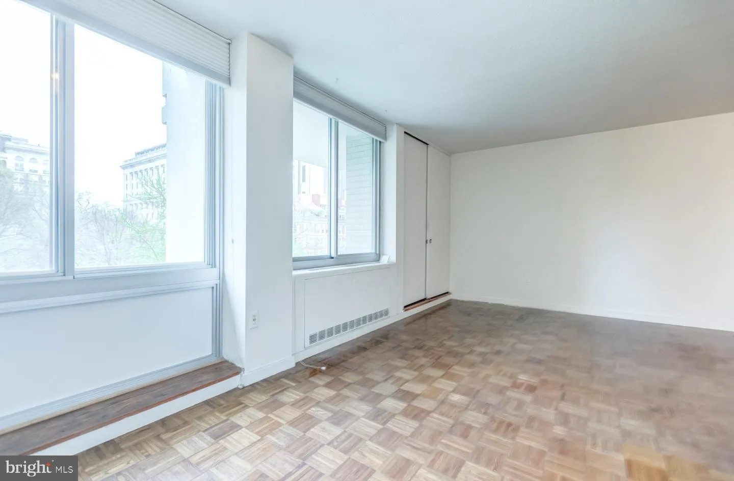 604 S Washington Square Unit 404, Philadelphia, PA 19106