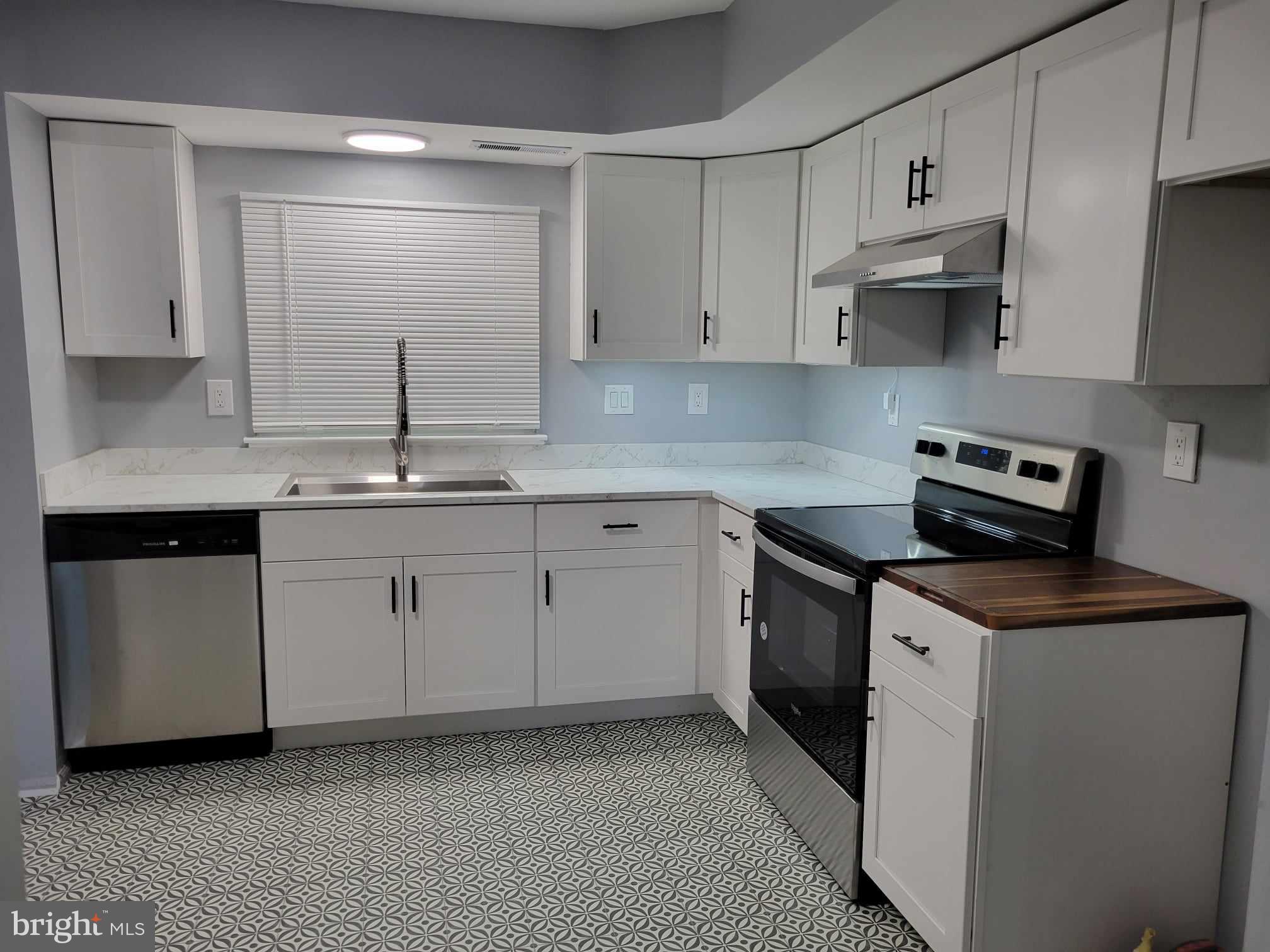 LAKE VILLAGE SQUARE - Residential