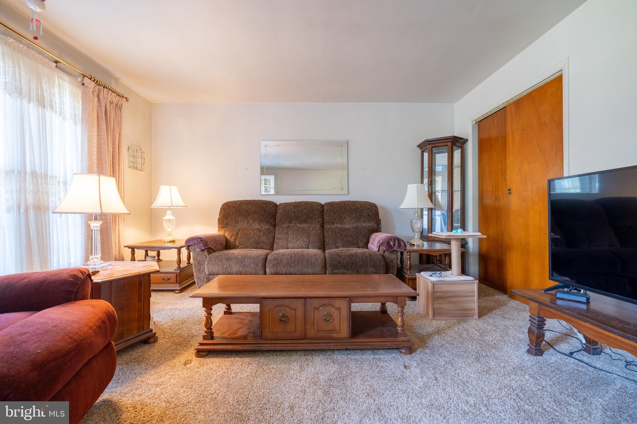 MEDFIELD - Residential