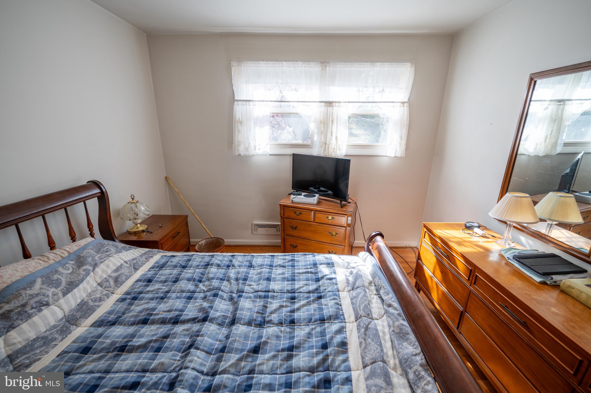 MEDFIELD - Residential