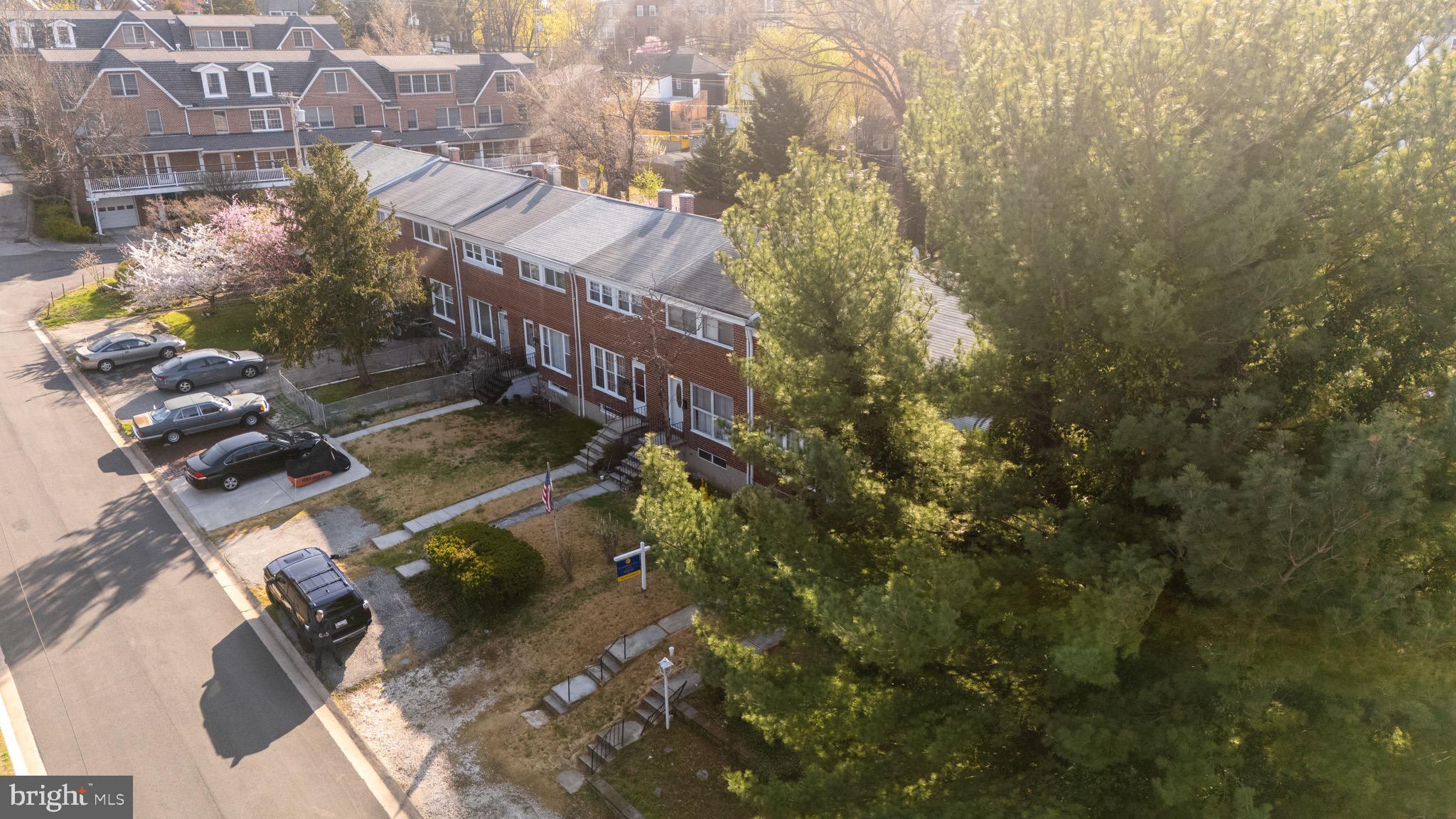 MEDFIELD - Residential