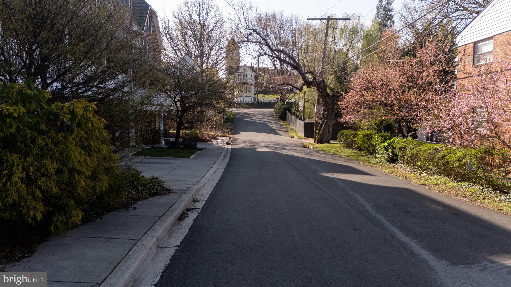 MEDFIELD - Residential