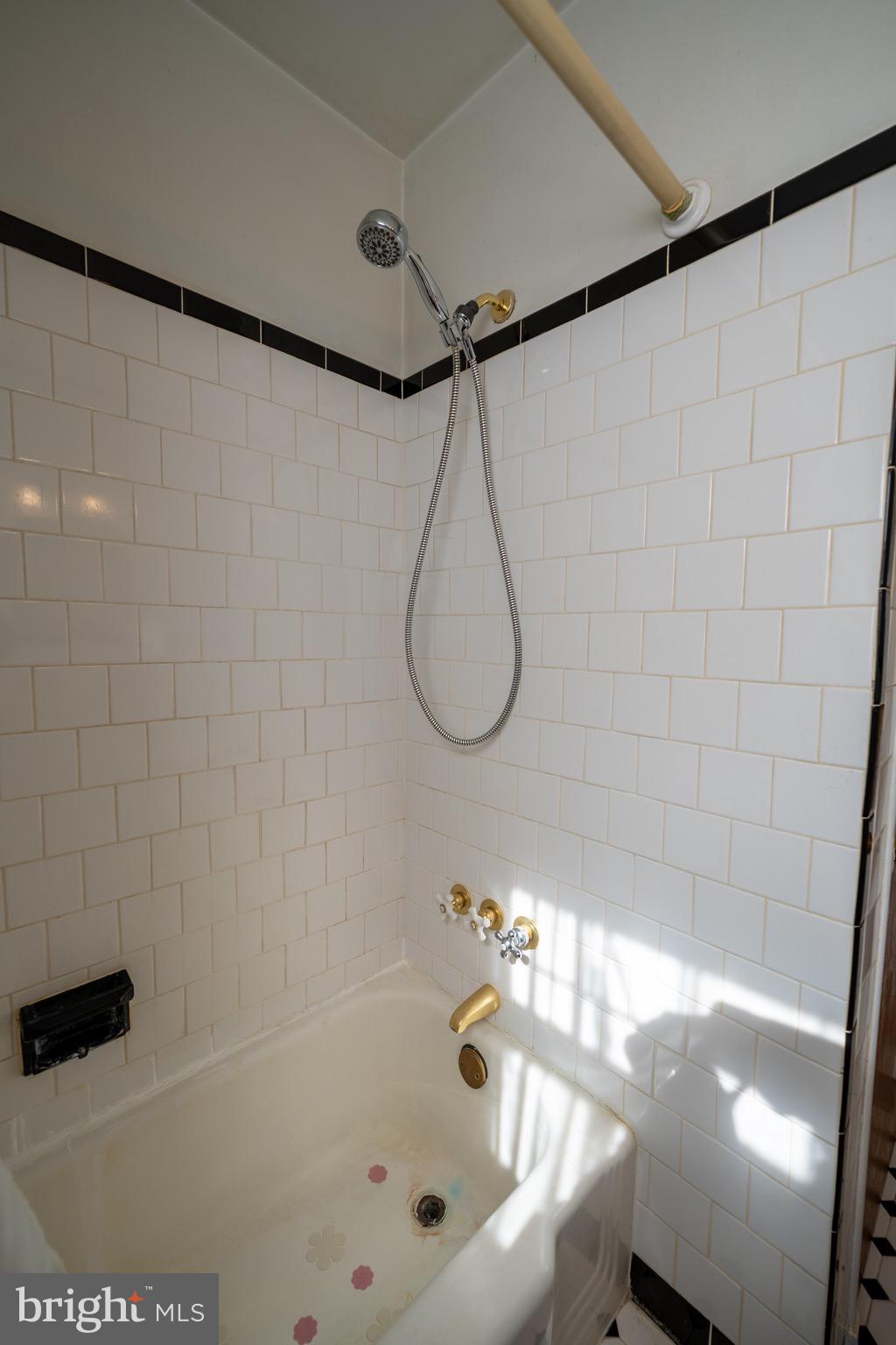 MEDFIELD - Residential