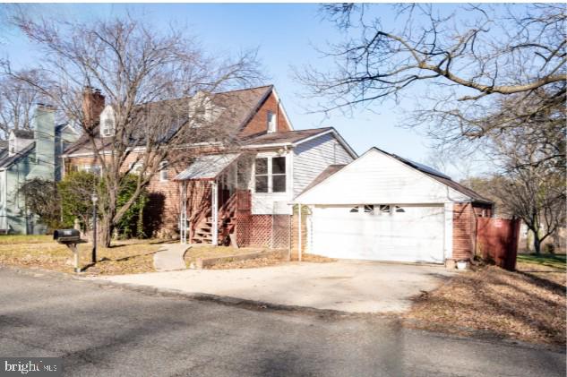 ANDREWS MANOR - Residential