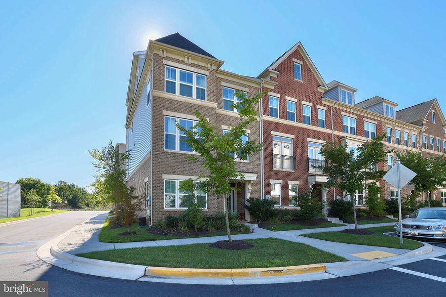 Beautiful Tyson model in the sought after Greenbelt Station Community. Home boasts over 3,000 square feet of living space, 4th story outdoor loft, oversized covered deck,  10ft granite island, 5 bedrooms, 4.5 baths. Walkable to shops and dinning, commuter routes, University of MD , parks, hiking / biking trails. Available 10/01, This  one won't last long ! Min 700 credit score is required.