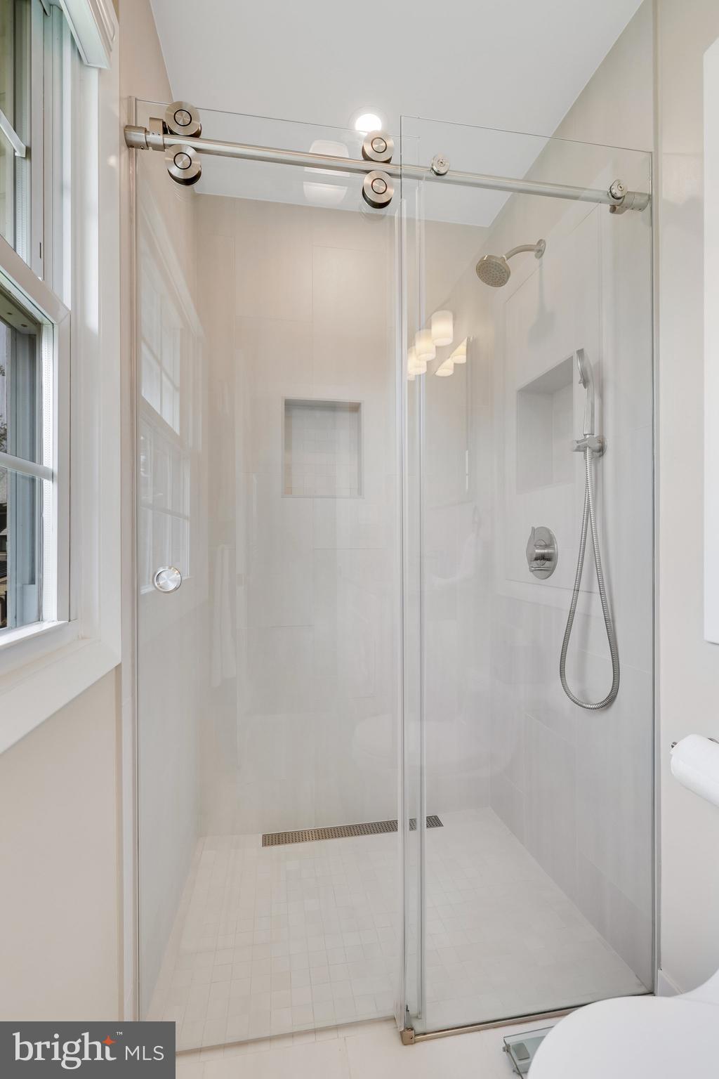 DUNN LORING WOODS - Residential