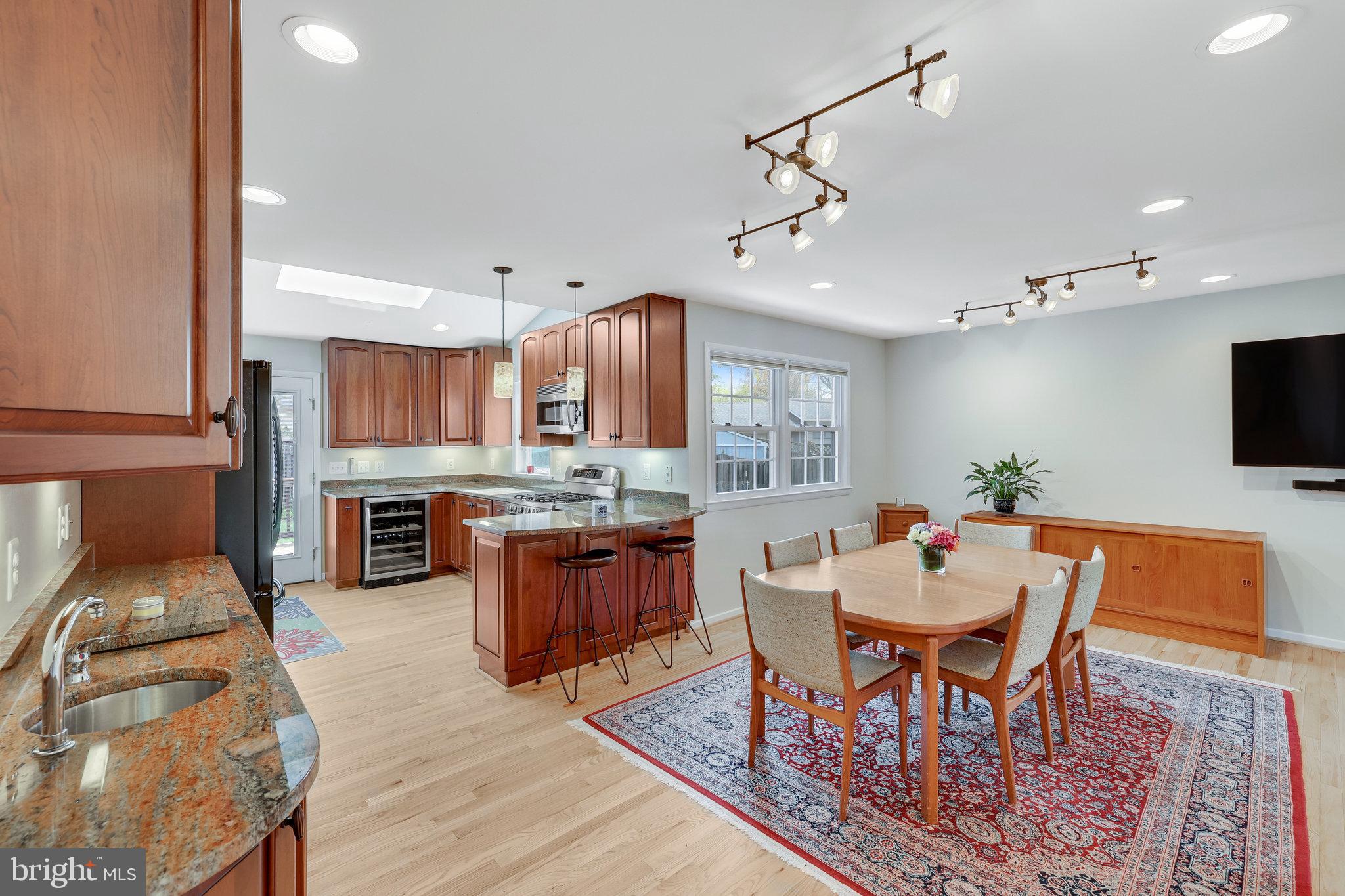 DUNN LORING WOODS - Residential