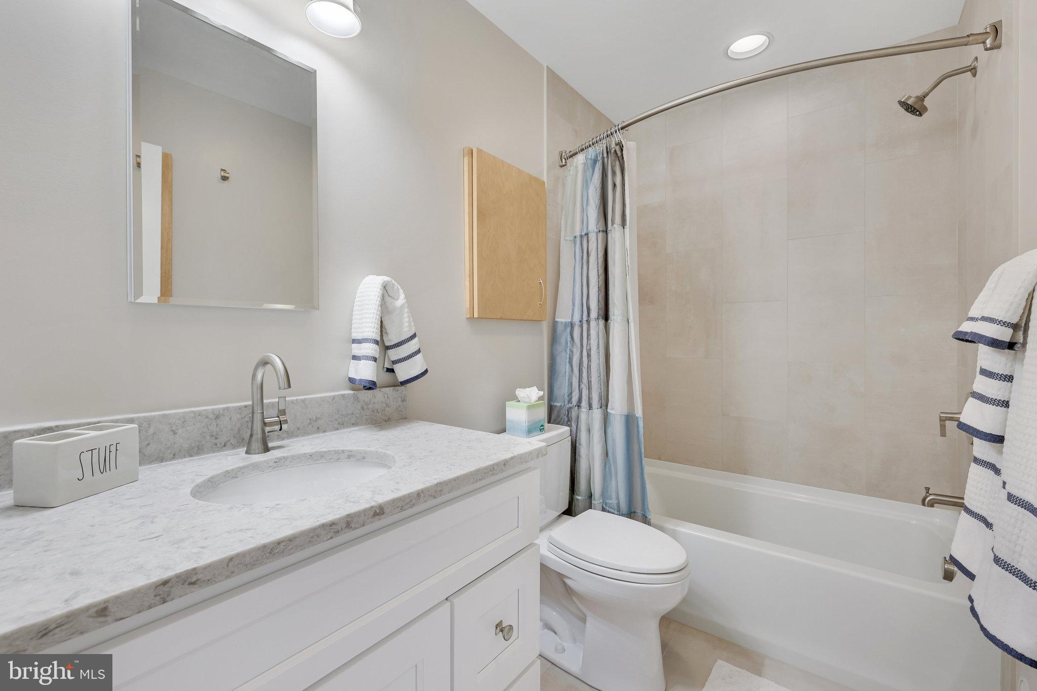 DUNN LORING WOODS - Residential