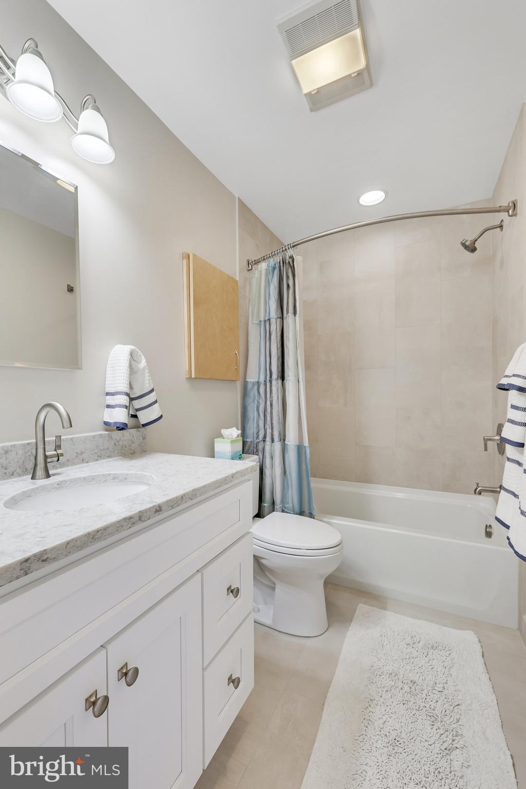 DUNN LORING WOODS - Residential