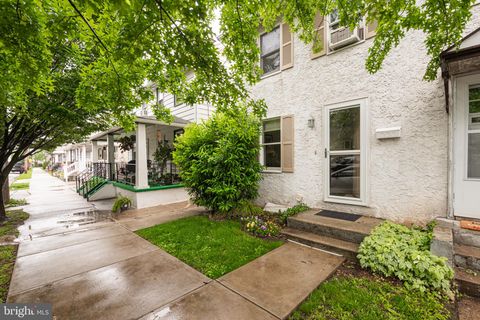 525 VANDERSLICE STREET PHOENIXVILLE PA 19460