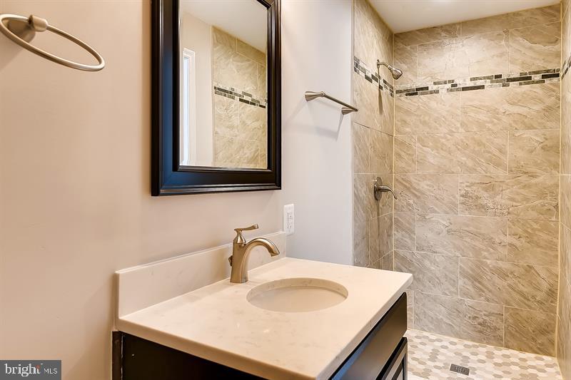 DALTON - Residential Lease