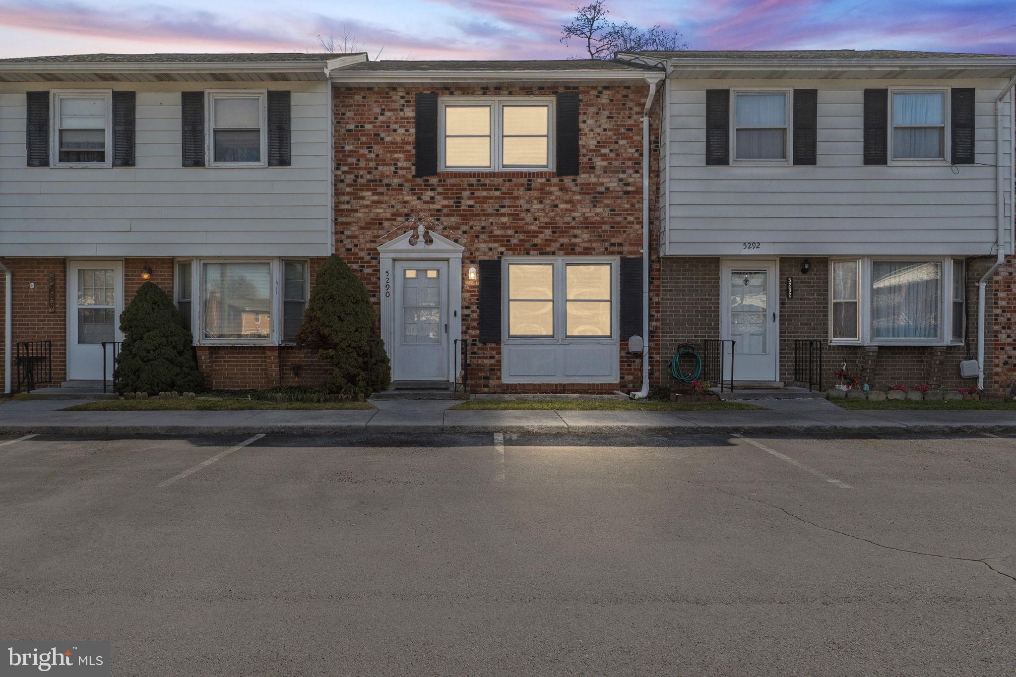 MOWERY TOWNHOUSES - Residential