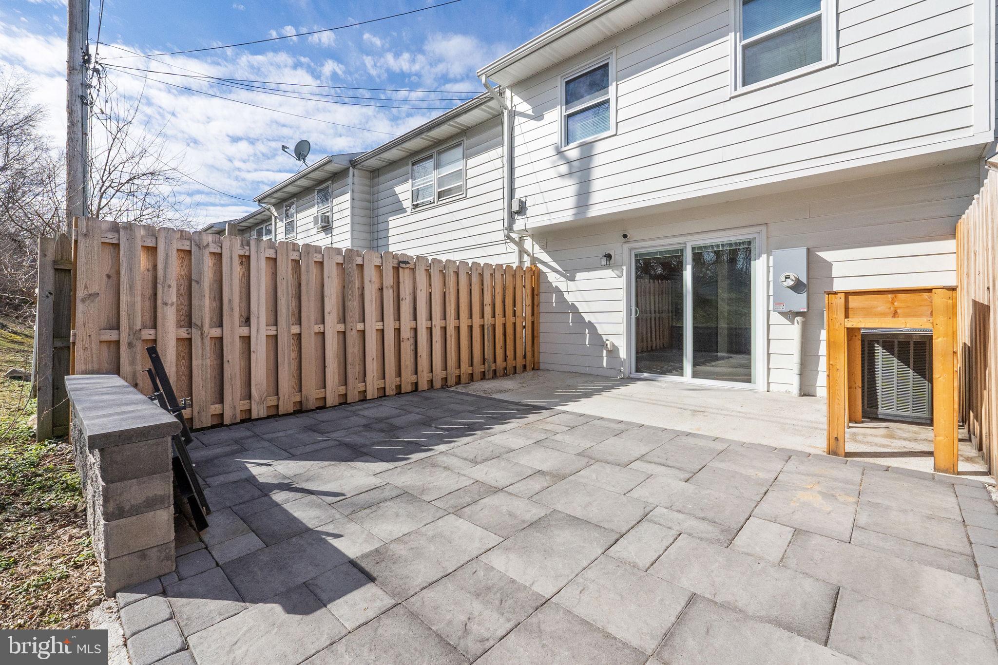 MOWERY TOWNHOUSES - Residential