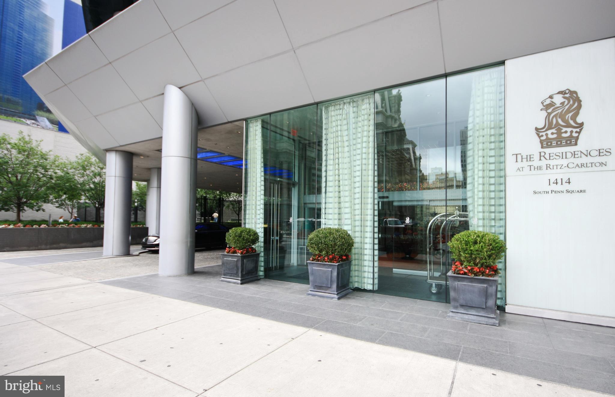 AVENUE OF THE ARTS - Residential Lease