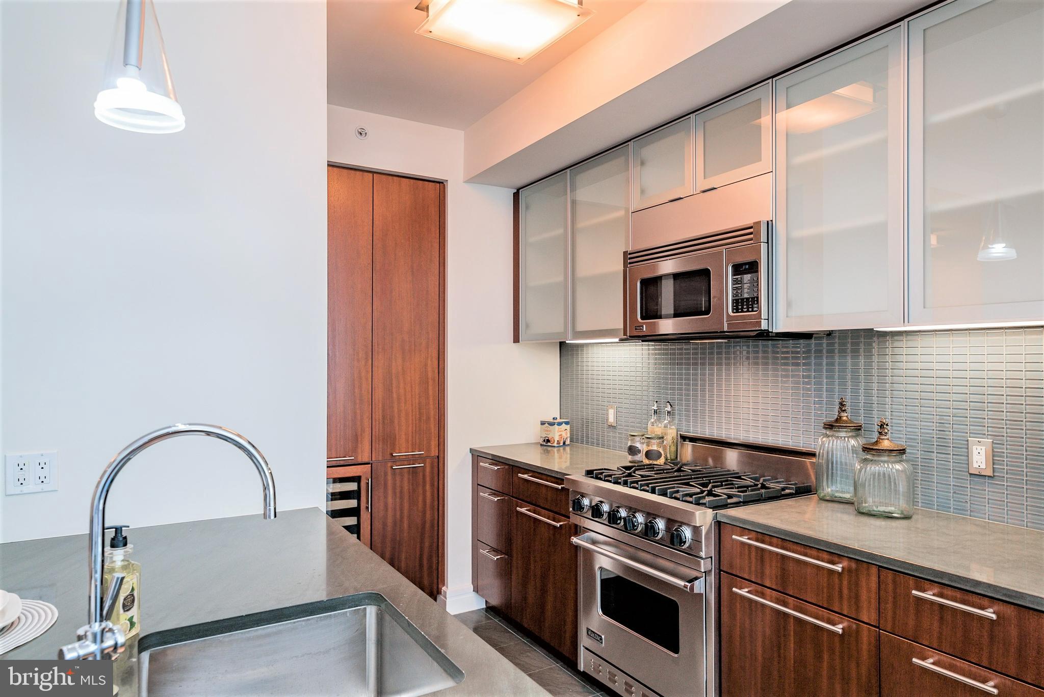 AVENUE OF THE ARTS - Residential Lease