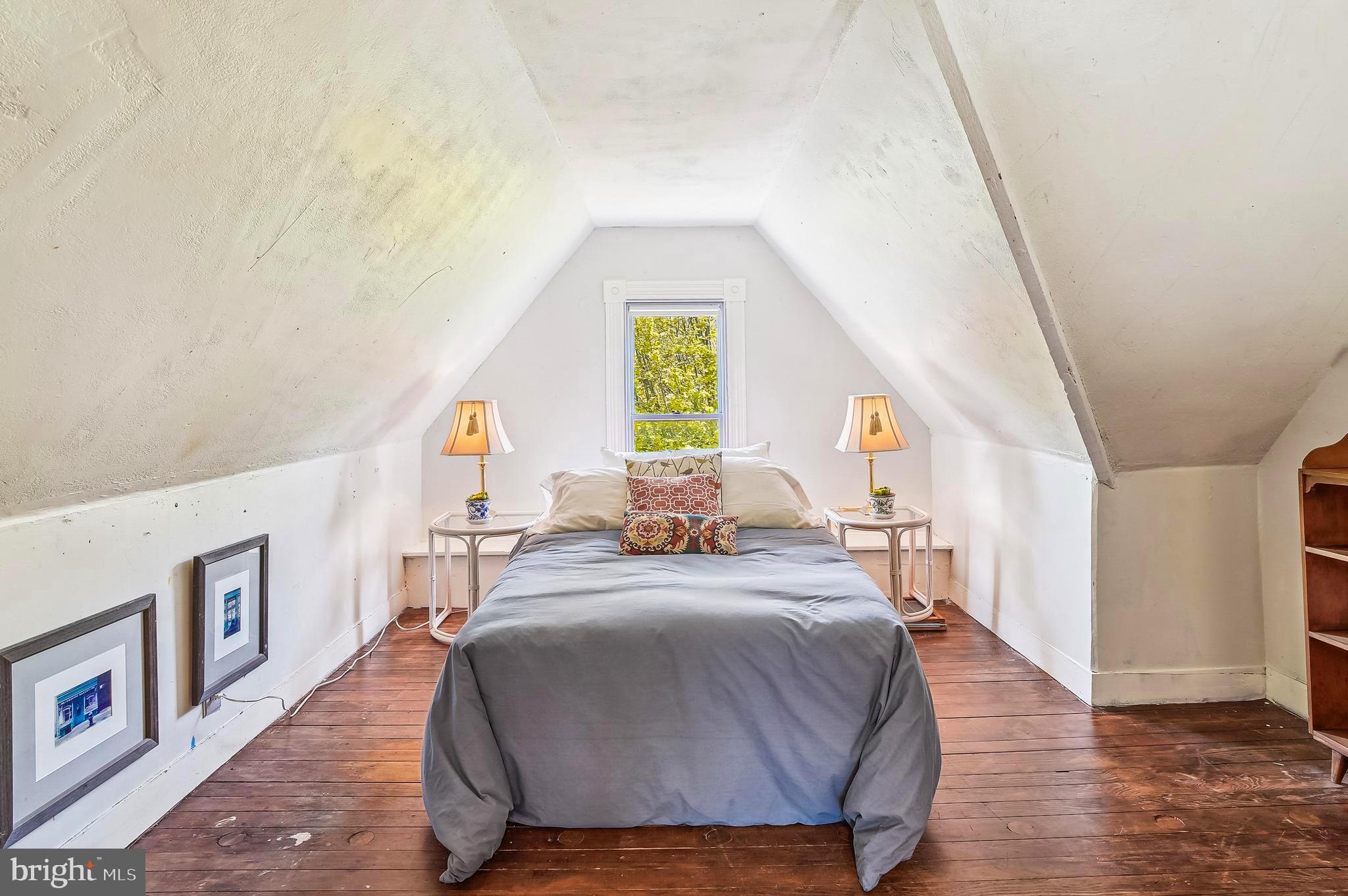 ROYAL OAK - Residential