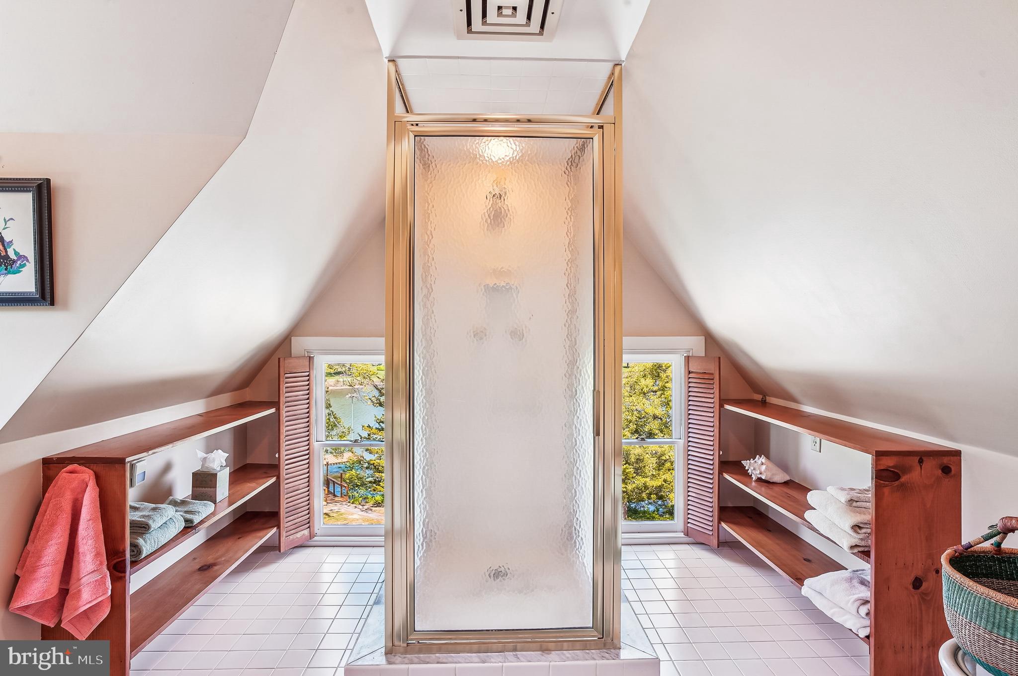 ROYAL OAK - Residential