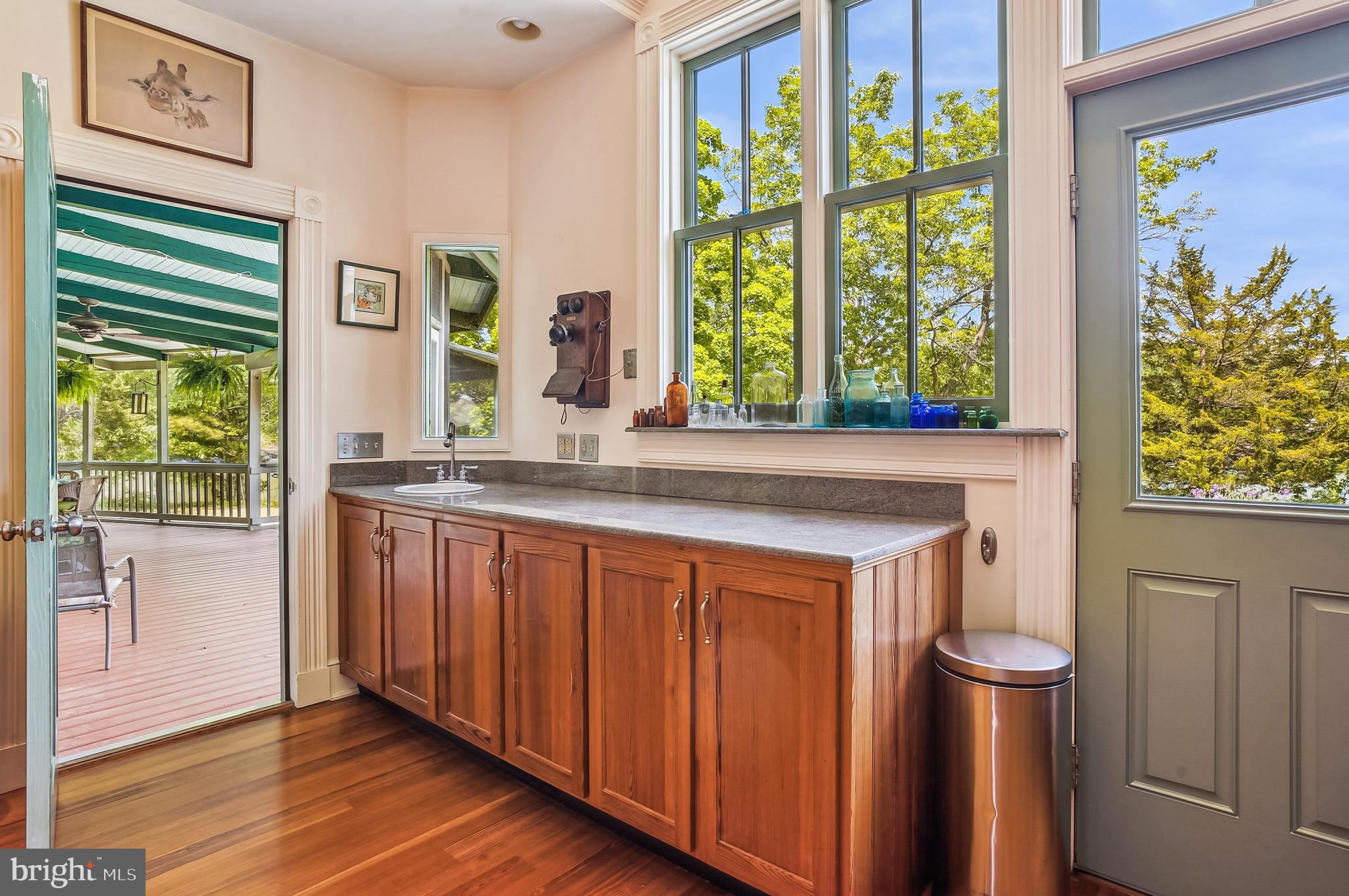 ROYAL OAK - Residential