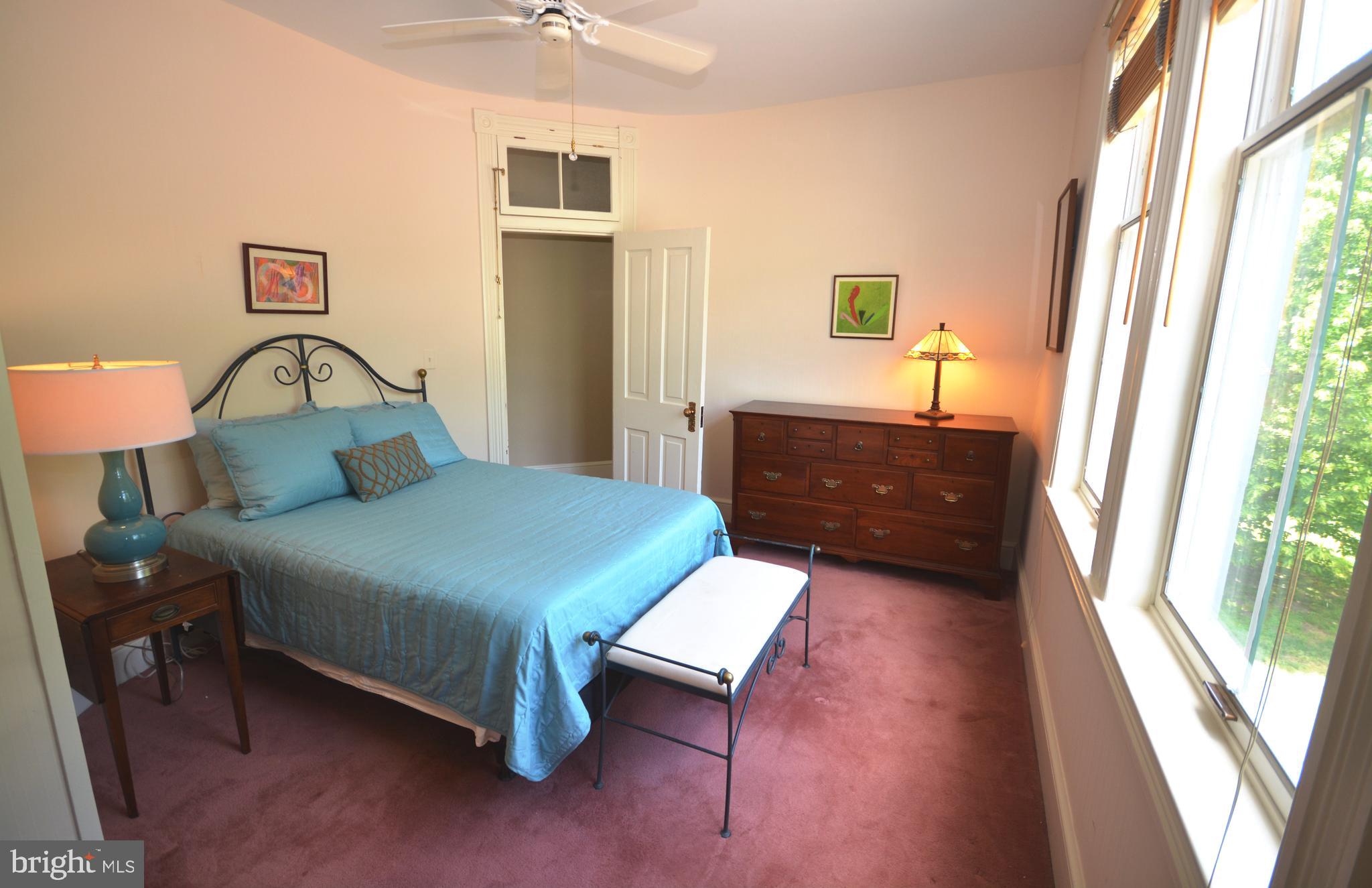 ROYAL OAK - Residential